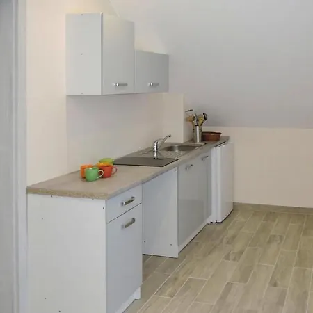 Semi-Detached House, Lukecin Lukecin